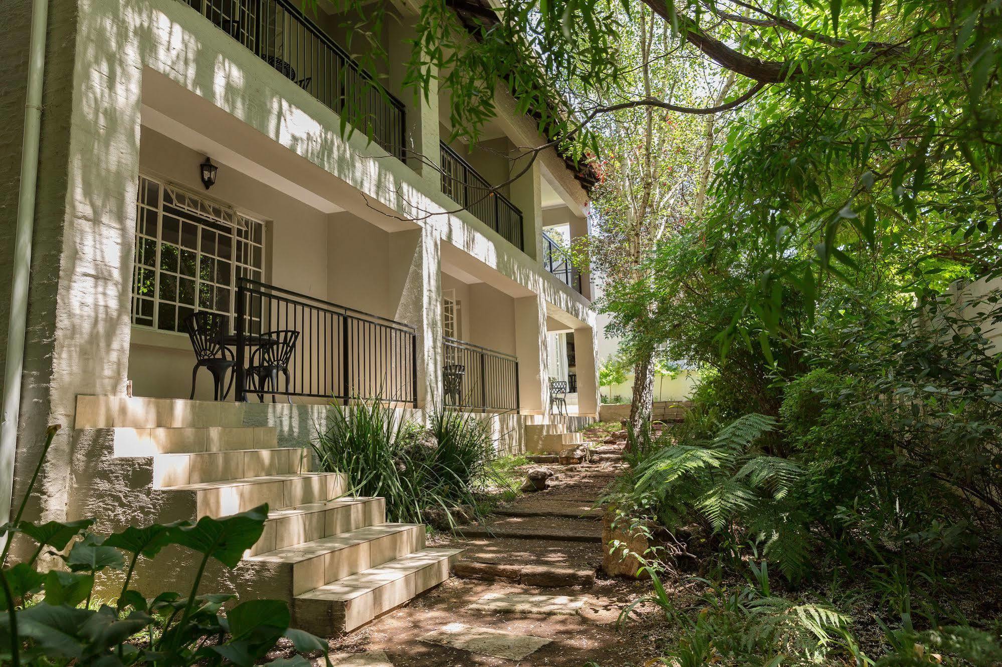 La Vieille Ferme Hotel Johannesburg Exterior photo